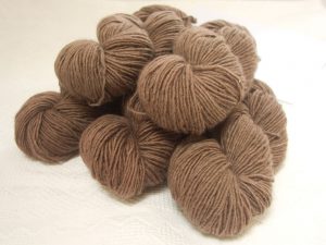 Rabbit - Light to mid-tone fawn Bluefaced Leicester (BFL) / Masham worsted yarn. Hand-dyed by Triskelion Yarn